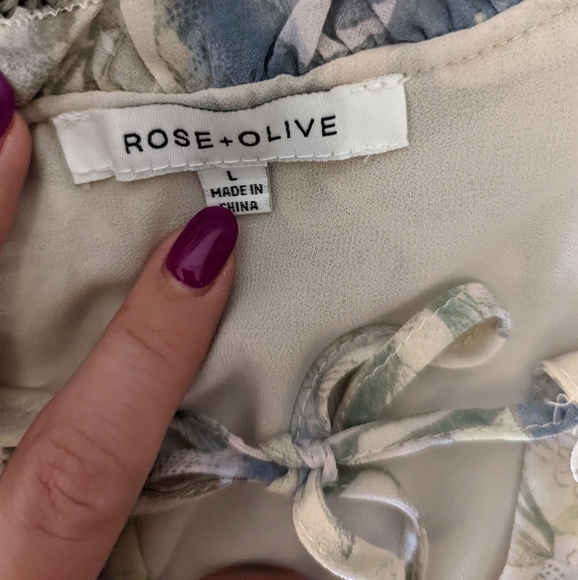 Women's | Rose + Olive | Sleeveless Blouse | LG - Picture 4 of 8